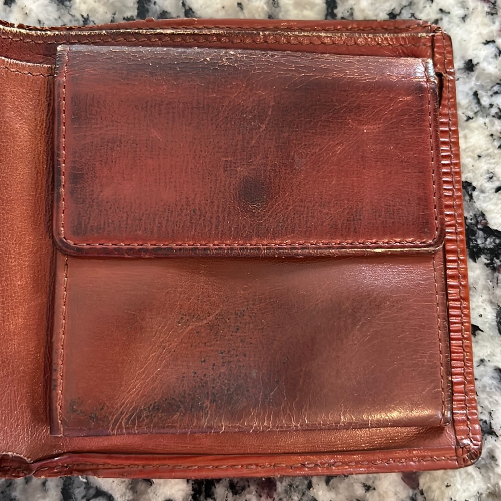 Louis Vuitton Epi Bifold Wallet - Picture 3 of 16
